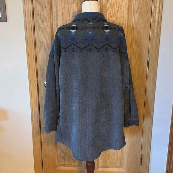 Davi & Dani Blur Gray Printed Corduroy Snap Front Shacket Large - Picture 4 of 7